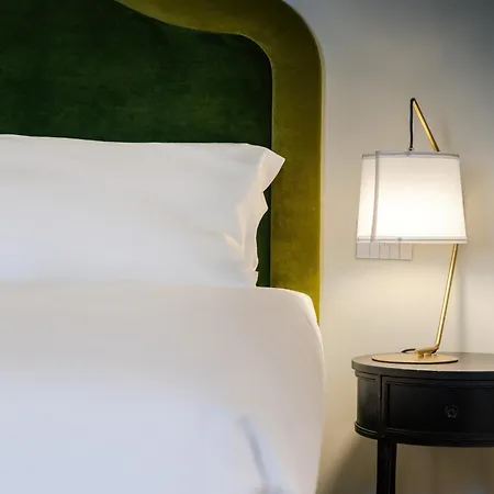 De Sonnaz A Apartment Turin