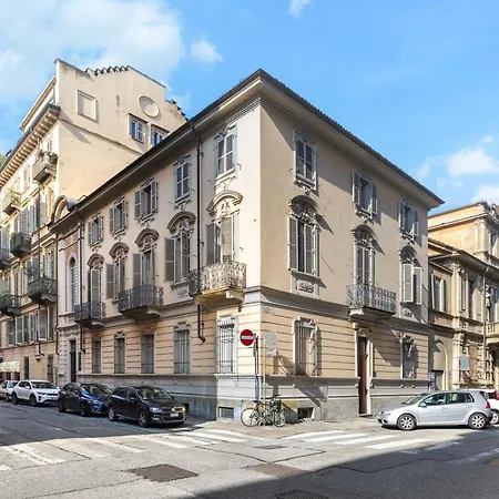 De Sonnaz A Apartment Turin